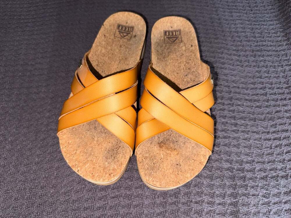 Reef Women's Cushion Bloom Hi Slide Sandal Size 9